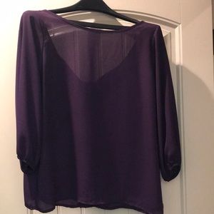 ⭐️FINAL PRICE⭐️Long sleeve blouse w/bow on back.